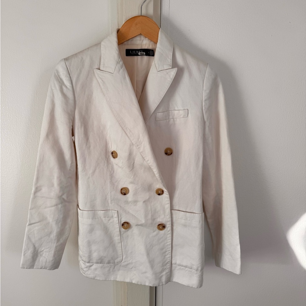 Lauren Ralph Lauren White Blazer with Notched Lapels and Structured Shoulders